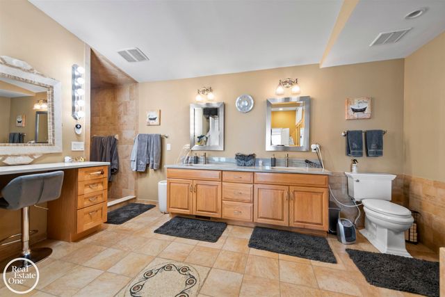 22539 Maple Street, St Clair Shores, MI 48081