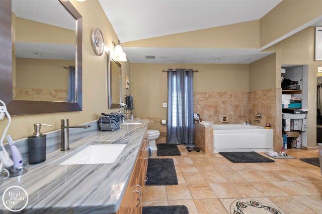 22539 Maple Street, St Clair Shores, MI 48081