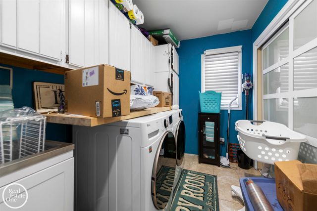 22539 Maple Street, St Clair Shores, MI 48081