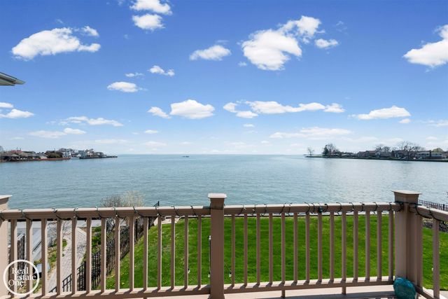 22539 Maple Street, St Clair Shores, MI 48081