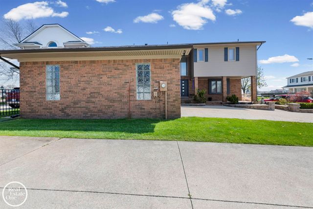 22539 Maple Street, St Clair Shores, MI 48081