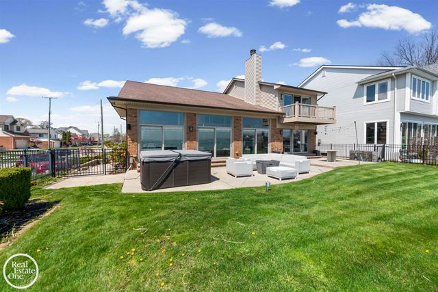 22539 Maple Street, St Clair Shores, MI 48081