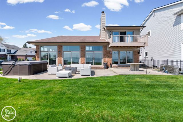22539 Maple Street, St Clair Shores, MI 48081