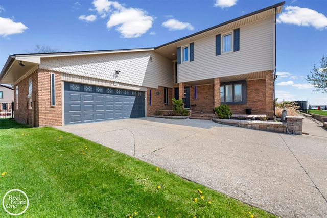 22539 Maple Street, St Clair Shores, MI 48081