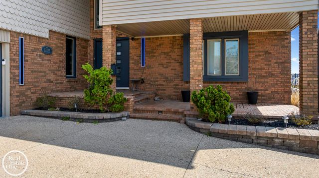 22539 Maple Street, St Clair Shores, MI 48081
