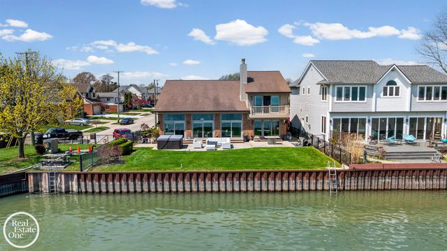 22539 Maple Street, St Clair Shores, MI 48081