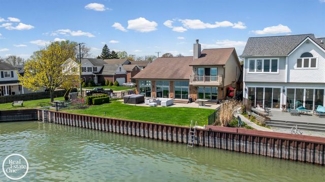 22539 Maple Street, St Clair Shores, MI 48081