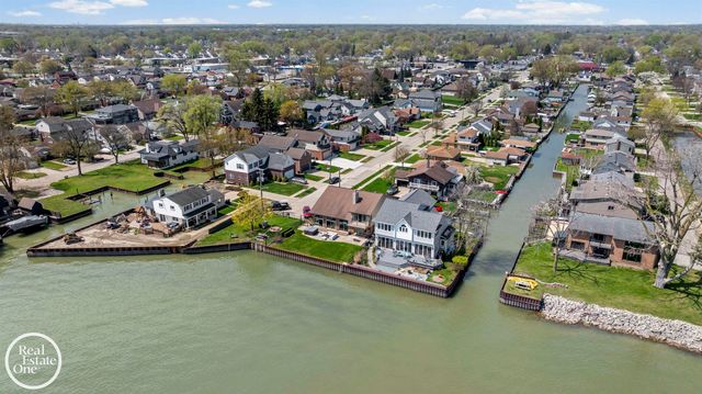 22539 Maple Street, St Clair Shores, MI 48081