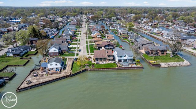 22539 Maple Street, St Clair Shores, MI 48081