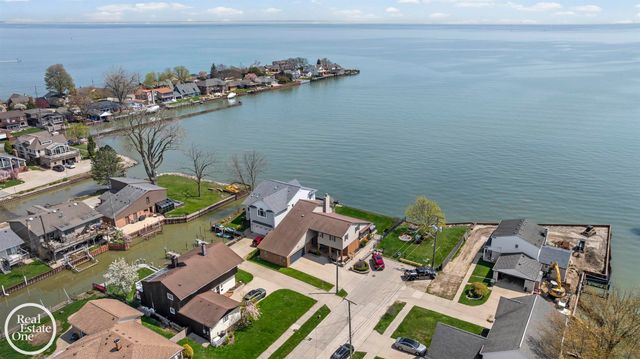 22539 Maple Street, St Clair Shores, MI 48081