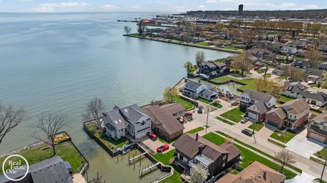 22539 Maple Street, St Clair Shores, MI 48081