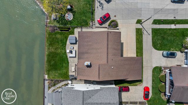 22539 Maple Street, St Clair Shores, MI 48081