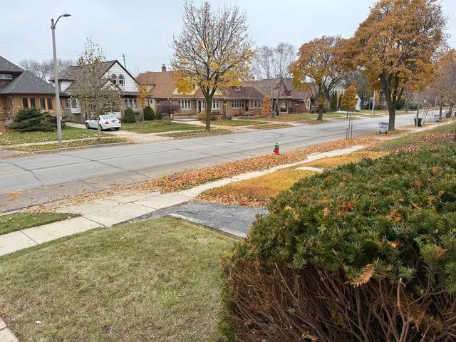 2436 N 60th STREET, Milwaukee, WI 53210