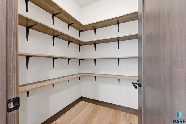 2300 S Galena Ct Court, Sioux Falls, SD 57110