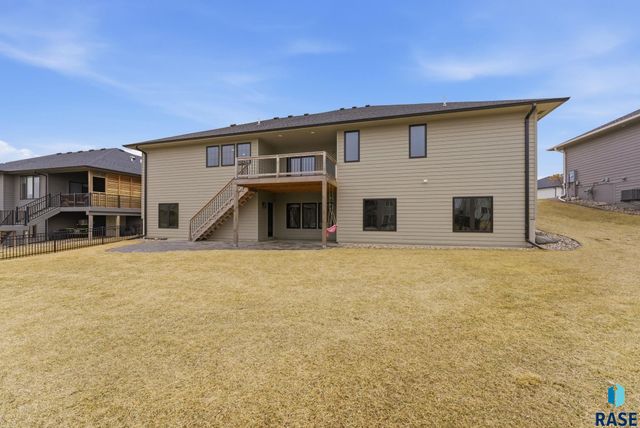 2300 S Galena Ct Court, Sioux Falls, SD 57110
