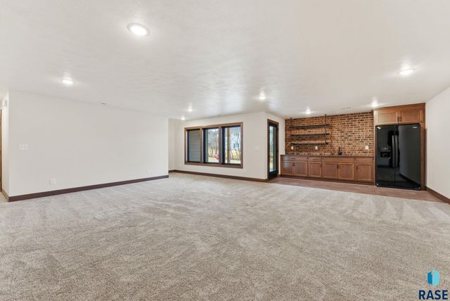 2300 S Galena Ct Court, Sioux Falls, SD 57110