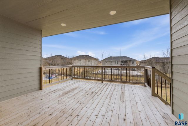 2300 S Galena Ct Court, Sioux Falls, SD 57110