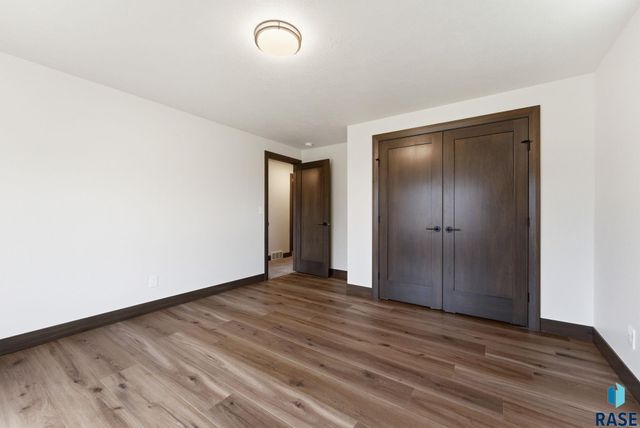 2300 S Galena Ct Court, Sioux Falls, SD 57110