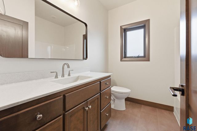 2300 S Galena Ct Court, Sioux Falls, SD 57110