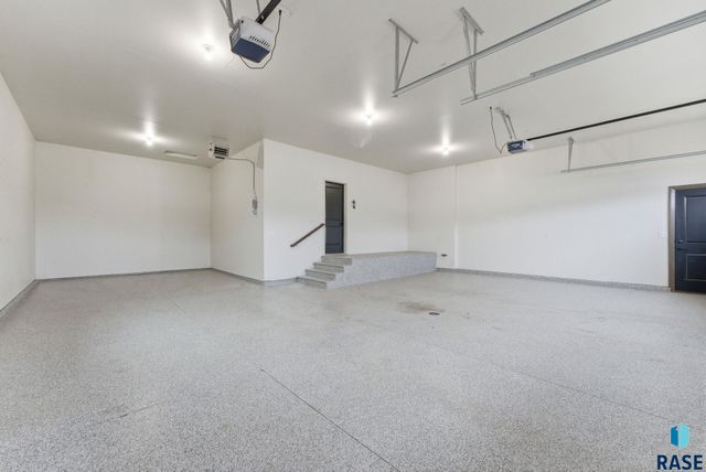 2300 S Galena Ct Court, Sioux Falls, SD 57110