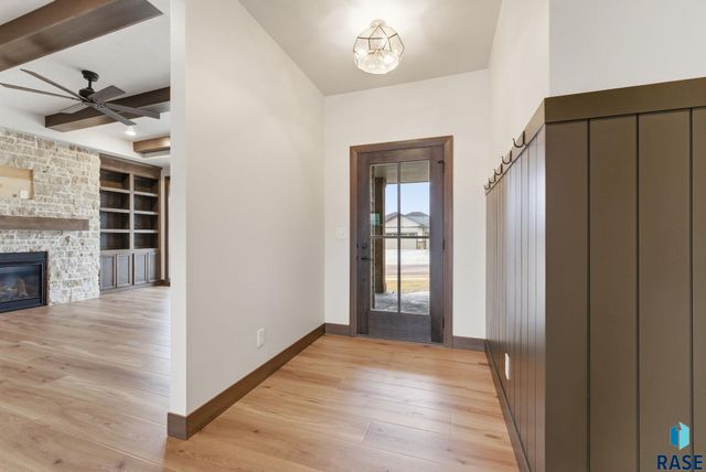 2300 S Galena Ct Court, Sioux Falls, SD 57110