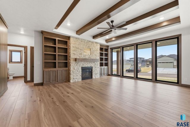 2300 S Galena Ct Court, Sioux Falls, SD 57110