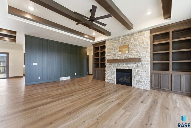 2300 S Galena Ct Court, Sioux Falls, SD 57110