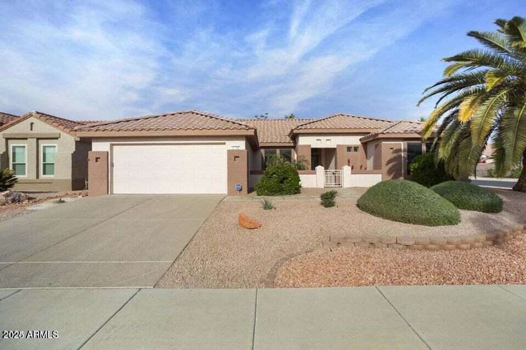 15744 W CLEAR CANYON Drive, Surprise, AZ 85374