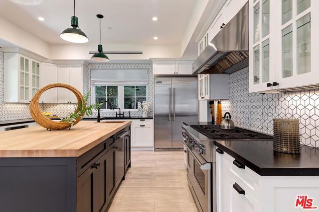 9767 Monte Mar Drive, Los Angeles, CA 90035