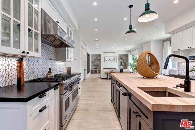 9767 Monte Mar Drive, Los Angeles, CA 90035