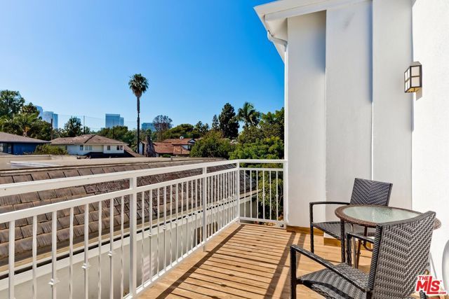 9767 Monte Mar Drive, Los Angeles, CA 90035
