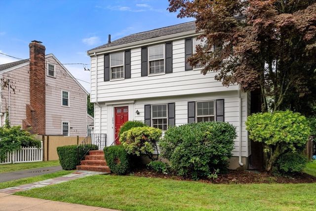 204 Thacher St, Milton, MA 02186