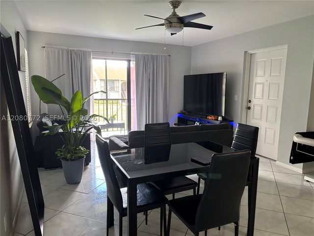 718 Sunny Pine Way F2, Green Acres, FL 33415