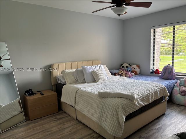 718 Sunny Pine Way F2, Green Acres, FL 33415