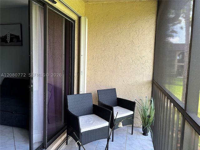718 Sunny Pine Way F2, Green Acres, FL 33415