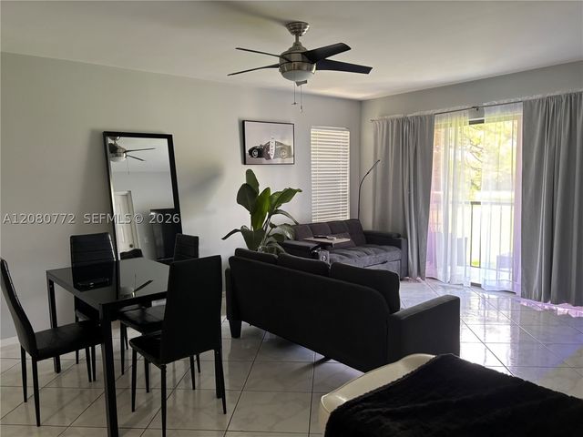 718 Sunny Pine Way F2, Green Acres, FL 33415