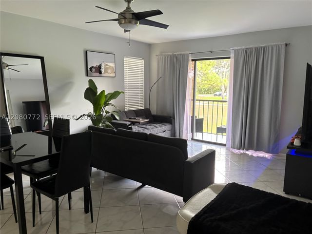 718 Sunny Pine Way F2, Green Acres, FL 33415