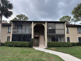 718 Sunny Pine Way F2, Green Acres, FL 33415