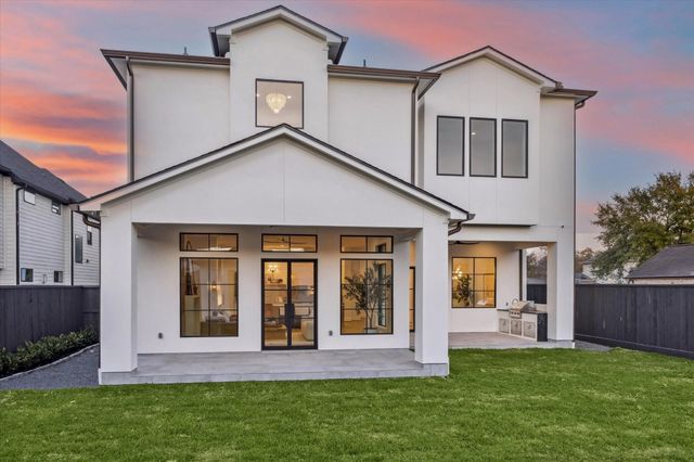 810 W 41st Street, Houston, TX 77018