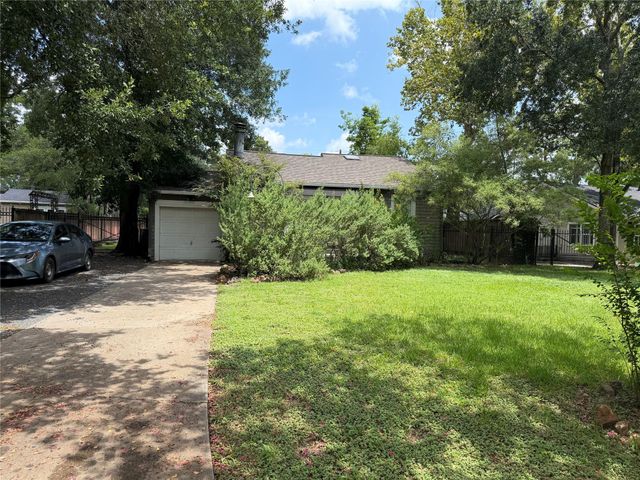 810 W 41st Street, Houston, TX 77018