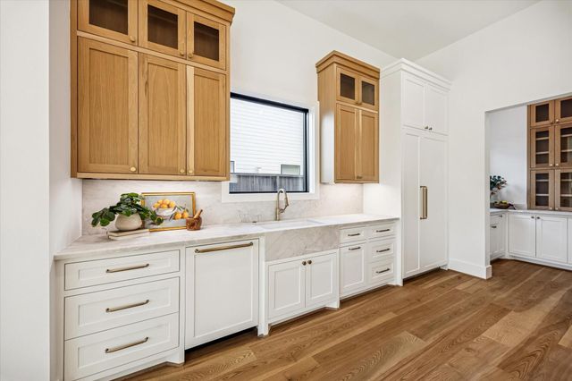 810 W 41st Street, Houston, TX 77018