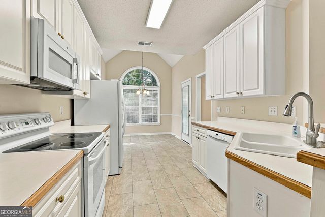 140 Kaylee Court, Fayetteville, GA 30214