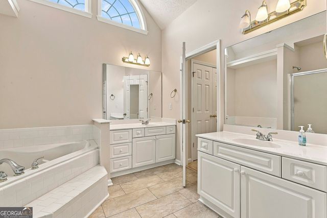 140 Kaylee Court, Fayetteville, GA 30214