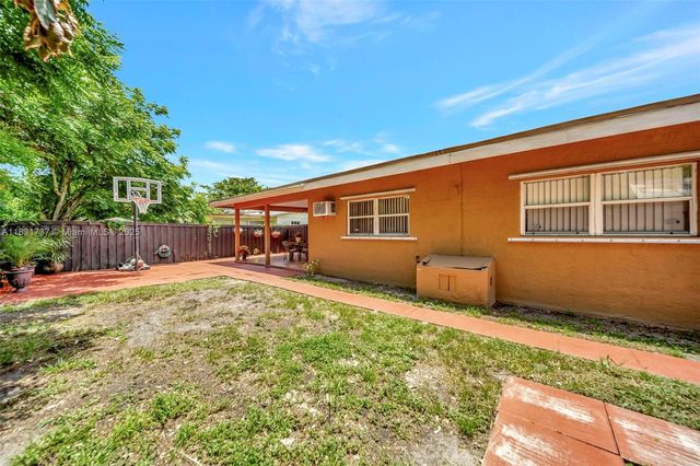 2201 N 57th Ter, Hollywood, FL 33021