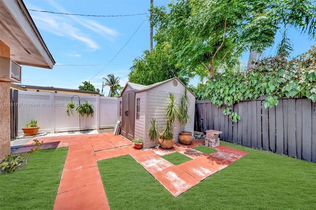2201 N 57th Ter, Hollywood, FL 33021