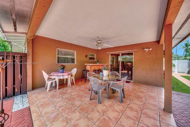 2201 N 57th Ter, Hollywood, FL 33021