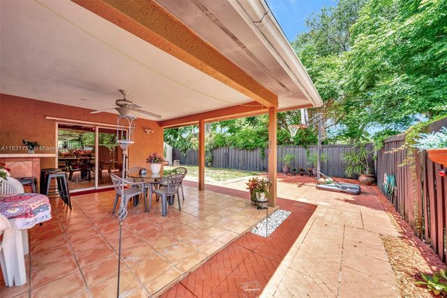 2201 N 57th Ter, Hollywood, FL 33021