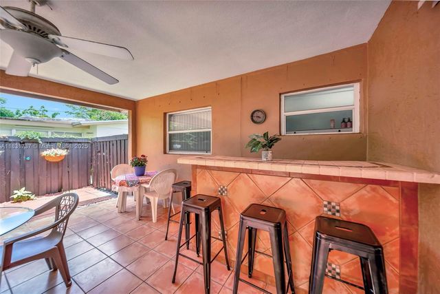2201 N 57th Ter, Hollywood, FL 33021