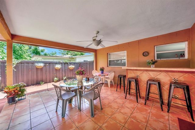 2201 N 57th Ter, Hollywood, FL 33021