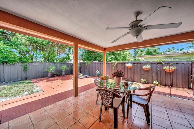 2201 N 57th Ter, Hollywood, FL 33021